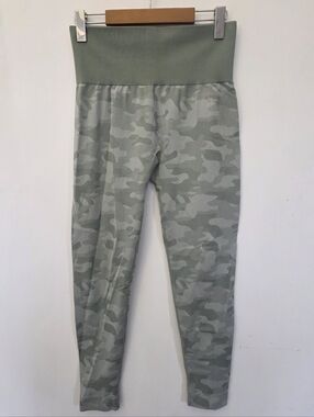 Puma Mint Camo Yoga Pants – High Waist – Athletic/Activewear